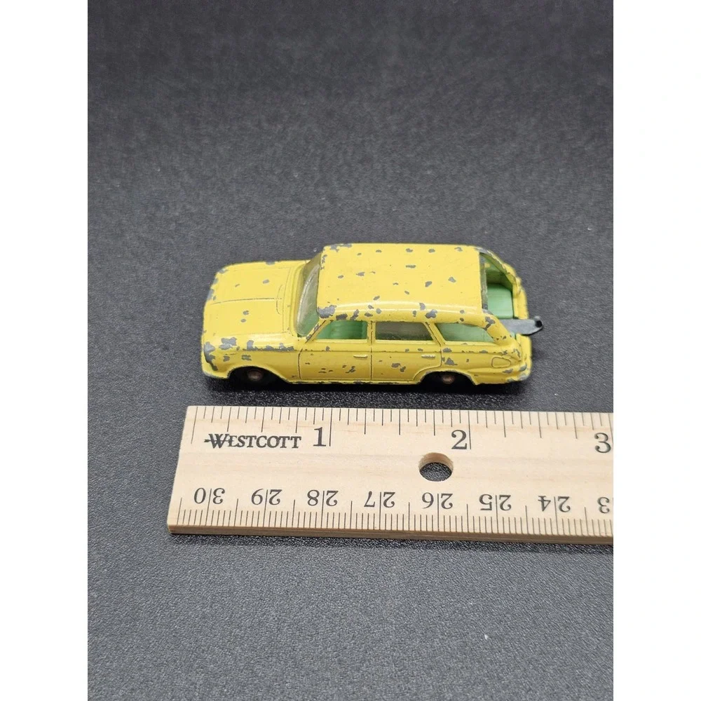 Vintage 1963 Lesney Matchbox No. 38 Vauxhall Victor Estate Car Black Wheels Read